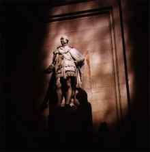 statue